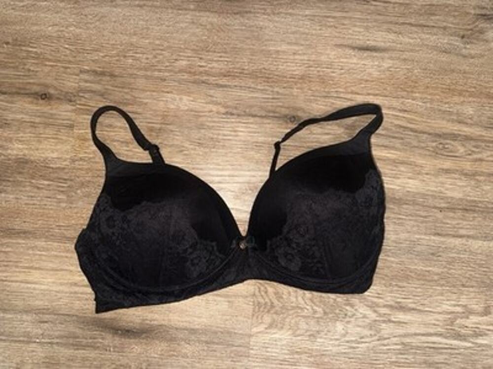 Victoria's Secret 38D Black Lace Body By Victoria Wireless Wireless Bra No Wire